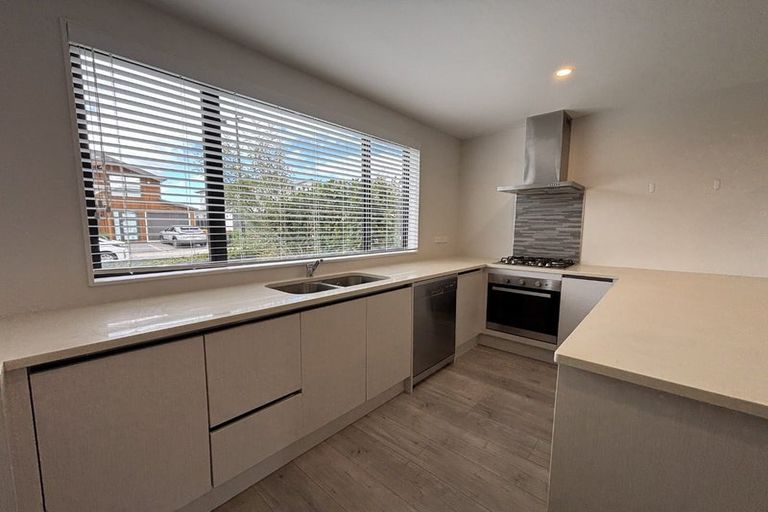 Photo of property in 10 Kearns Drive, Hobsonville, Auckland, 0616