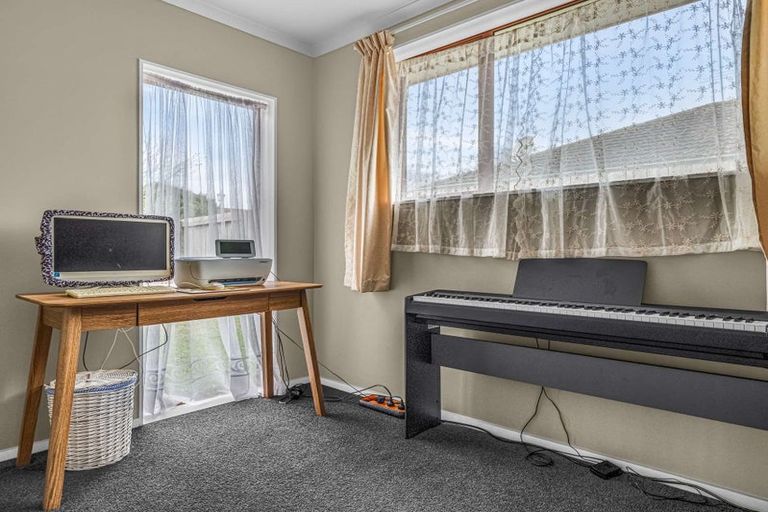 Photo of property in 10 Marblewood Grove, Pukekohe, 2120