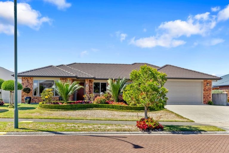Photo of property in 16 Popata Close, Papamoa Beach, Papamoa, 3118