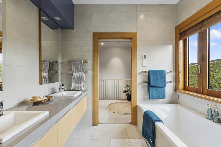 Photo of property in 169 Karepa Street, Brooklyn, Wellington, 6021