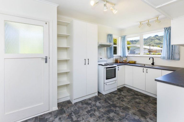 Photo of property in 61 Kashmir Avenue, Clouston Park, Upper Hutt, 5018