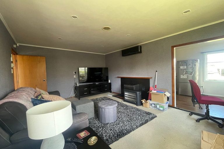 Photo of property in 31 Durham Street, Te Atatu Peninsula, Auckland, 0610
