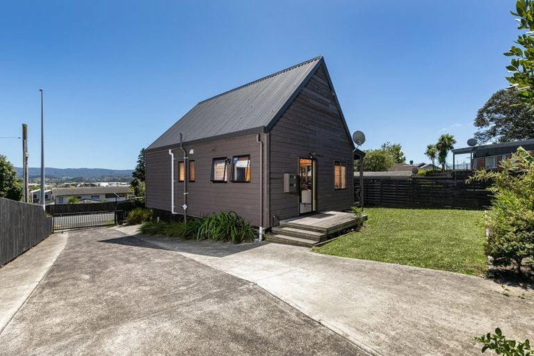 Photo of property in 261 Great North Road, Henderson, Auckland, 0612