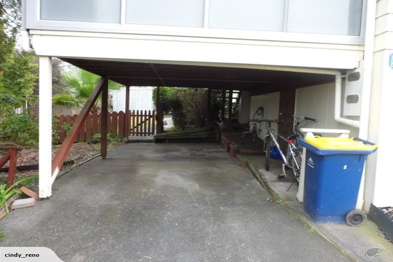 Photo of property in 8 Athena Drive, Totara Vale, Auckland, 0629