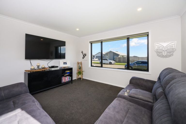 Photo of property in 50 Atlantic Drive, Fitzherbert, Palmerston North, 4410