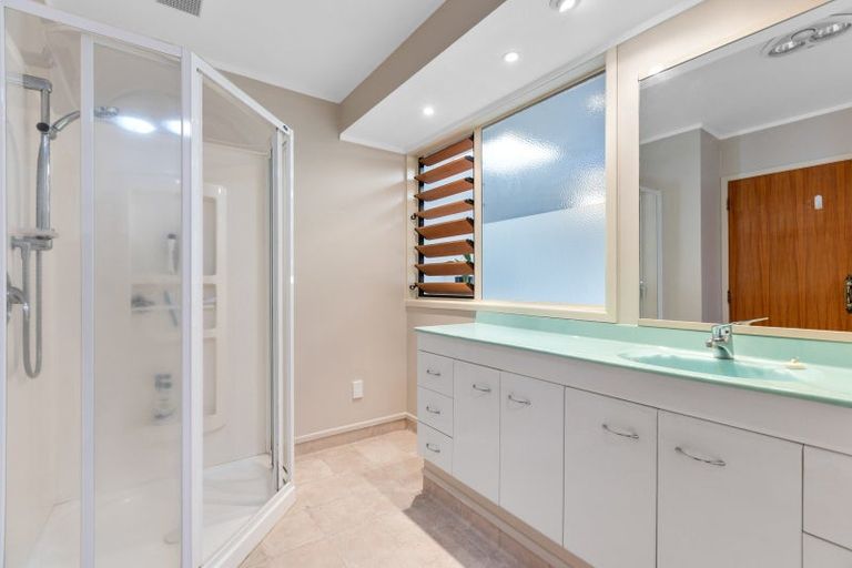 Photo of property in 24 Motukari Place, Onaero, Urenui, 4383