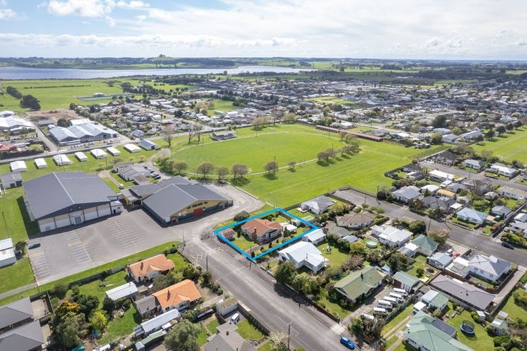 Photo of property in 30 Victoria Street, Levin, 5510