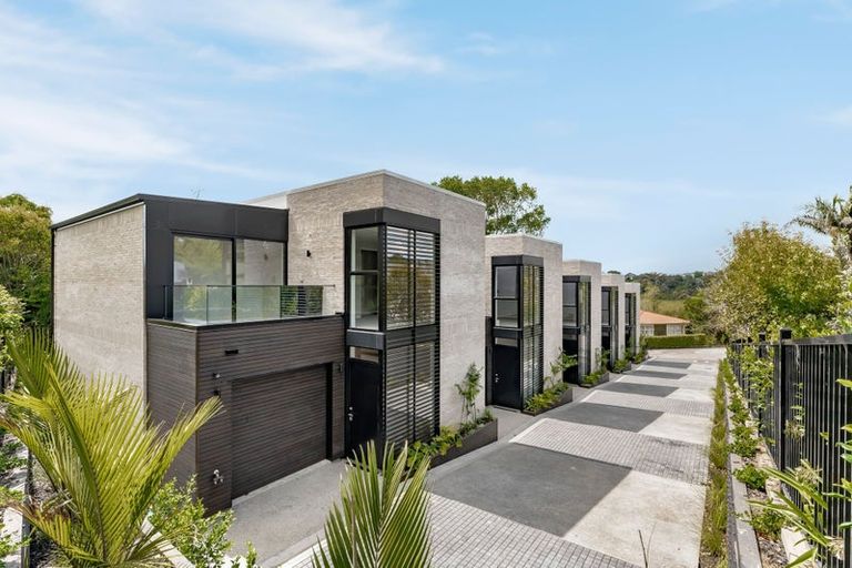 Photo of property in 21d Arahia Street, Northcote, Auckland, 0627