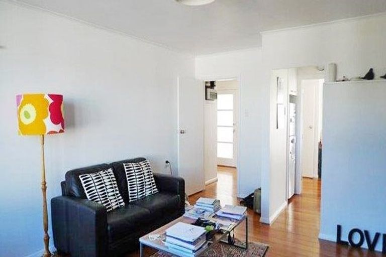 Photo of property in 20 Craigbank Avenue, New Lynn, Auckland, 0600