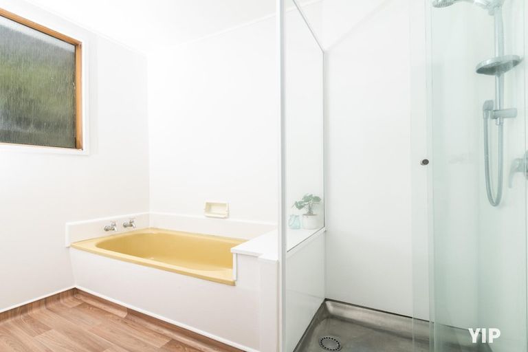 Photo of property in 7 Ruskin Road, Newlands, Wellington, 6037