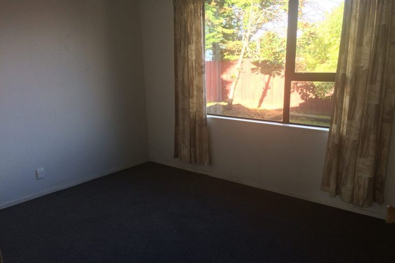 Photo of property in 9 Adams Place, Kelvin Grove, Palmerston North, 4414