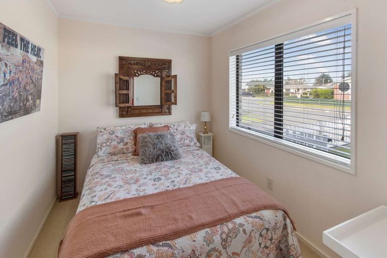 Photo of property in 2b Compton Place, Mount Maunganui, 3116