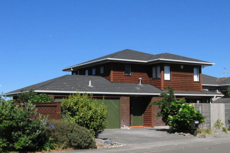 Photo of property in 7 Bay Lair Grove, Island Bay, Wellington, 6023