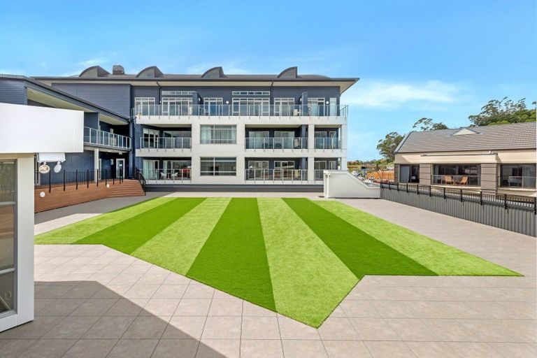 Photo of property in Marina View Apartments, 201/4 Reads Quay, Gisborne, 4010