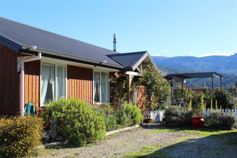 Photo of property in 130 Mytton Heights, Motueka, 7196