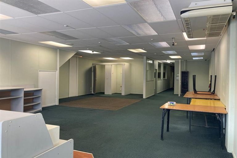 Photo of property in 154 Main Street, Upper Hutt Central, Upper Hutt, 5018