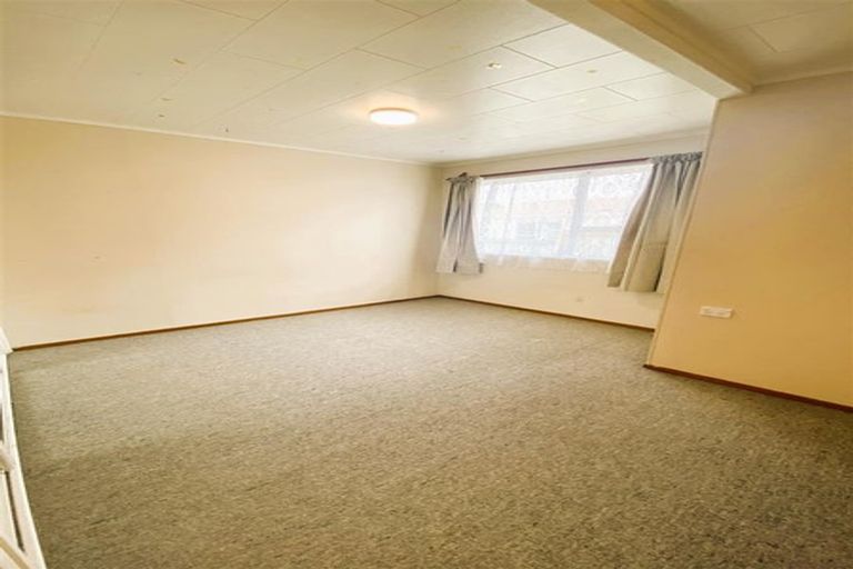 Photo of property in 69 Rosewarne Crescent, Glendene, Auckland, 0602
