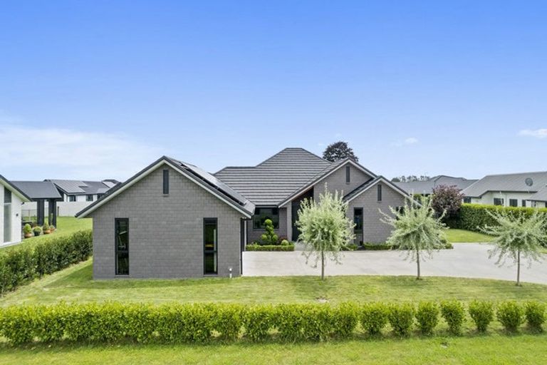 Photo of property in 131 Saint Kilda Road, Cambridge, 3434