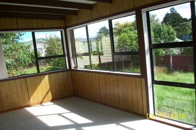 Photo of property in 54 Larnoch Road, Henderson, Auckland, 0610