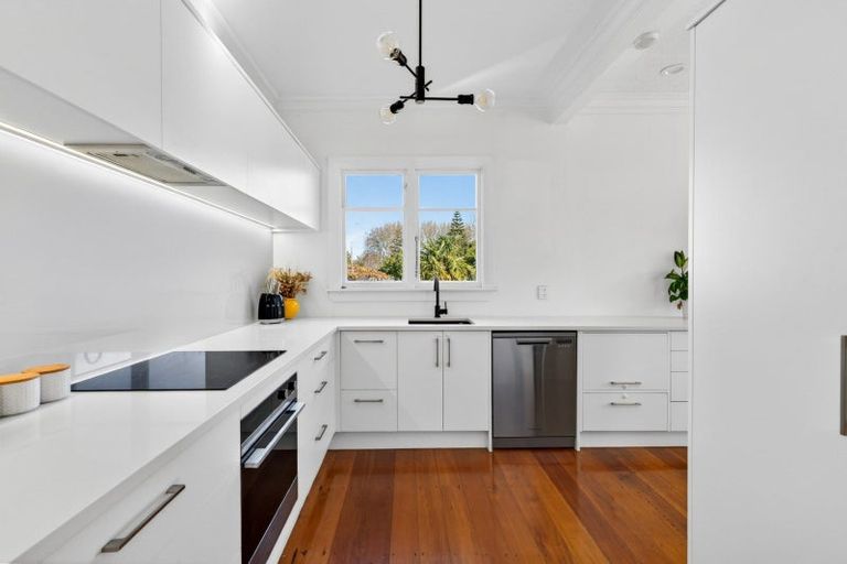 Photo of property in 131 Main Rd Clive, Clive, 4102