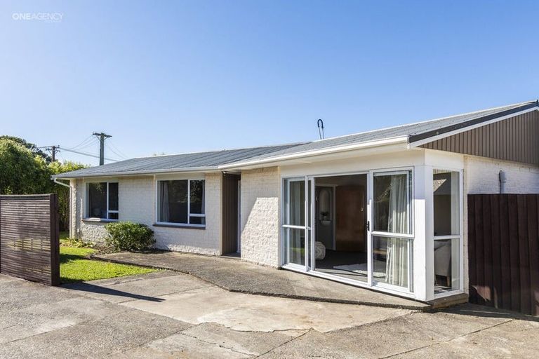 Photo of property in 10 Eastling Street, Bishopdale, Christchurch, 8053