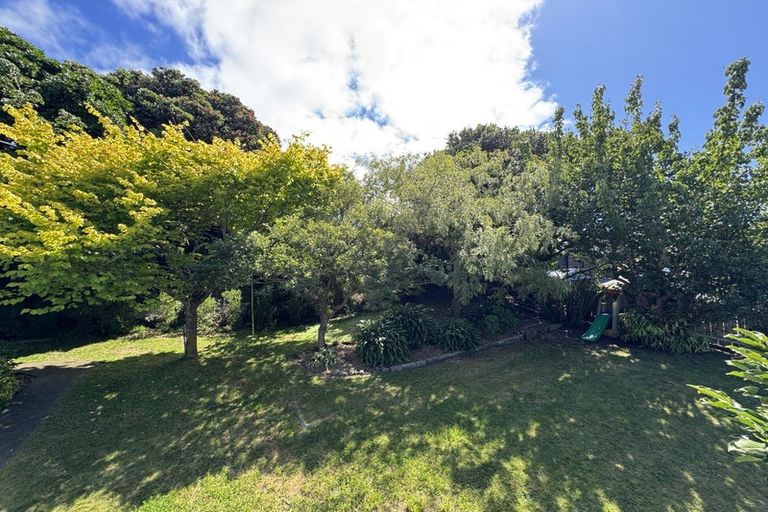 Photo of property in 6 Mahoe Street, Tawa, Wellington, 5028