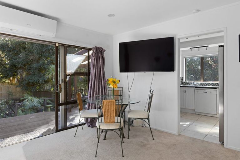 Photo of property in 2/12 Fitzwilliam Drive, Torbay, Auckland, 0630