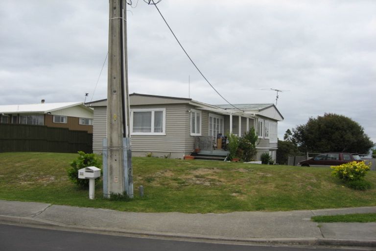 Photo of property in 111 Roberts Road, Matakatia, Whangaparaoa, 0930