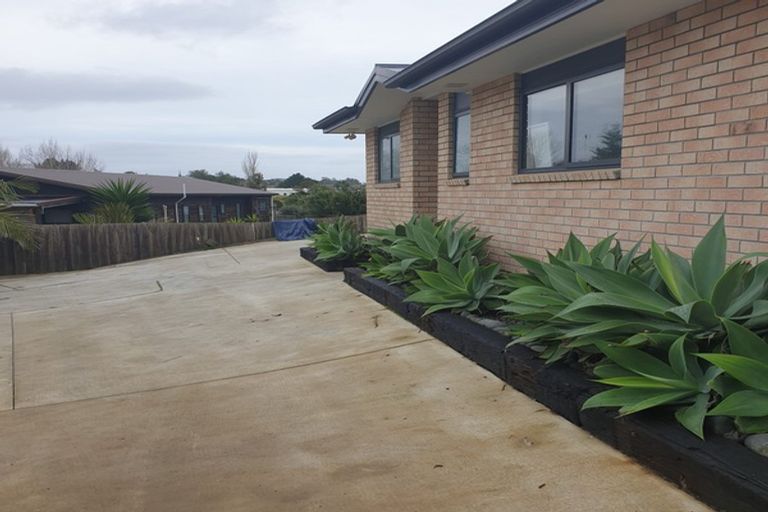 Photo of property in 1b Trosk Place, Waiuku, 2123