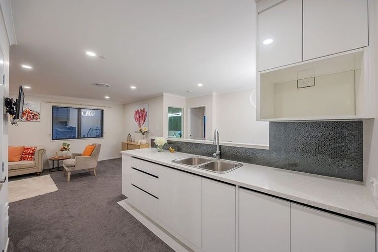 Photo of property in 10 Drumconnell Drive, Flat Bush, Auckland, 2019