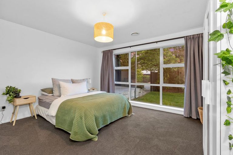 Photo of property in 1 Dunrobin Place, Avonhead, Christchurch, 8042