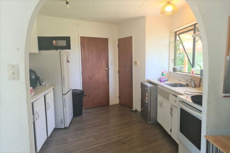 Photo of property in 73 Omapere Street, Whitby, Porirua, 5024