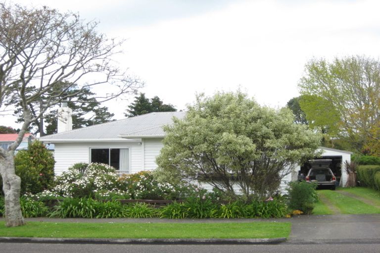 Photo of property in 16 Cowling Road, Hurdon, New Plymouth, 4310