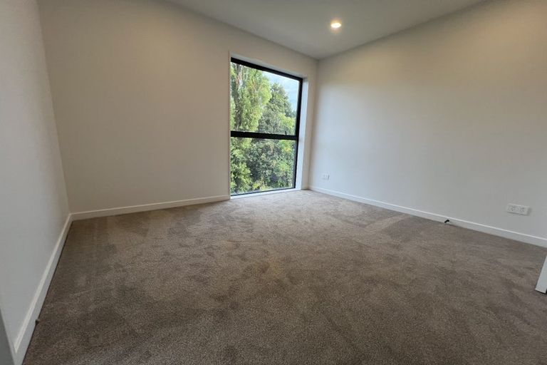 Photo of property in 35 Meadway, Sunnyhills, Auckland, 2010