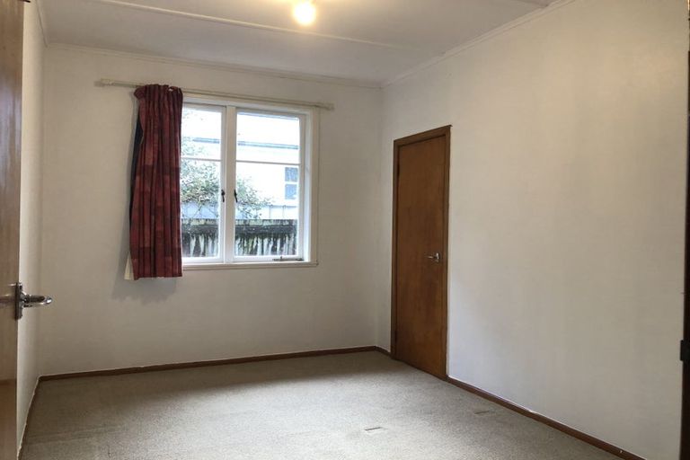 Photo of property in 1 Sarona Avenue, Glen Eden, Auckland, 0602