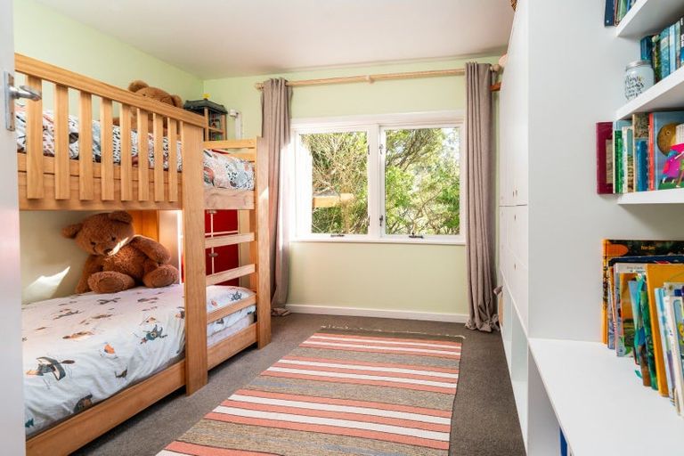 Photo of property in 12 Highland Crescent, Wadestown, Wellington, 6012