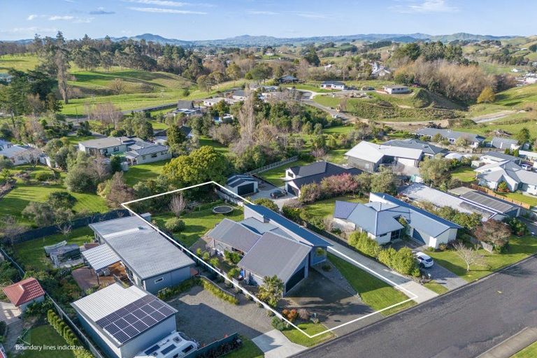 Photo of property in 3 Abbot Avenue, Waipawa, 4210