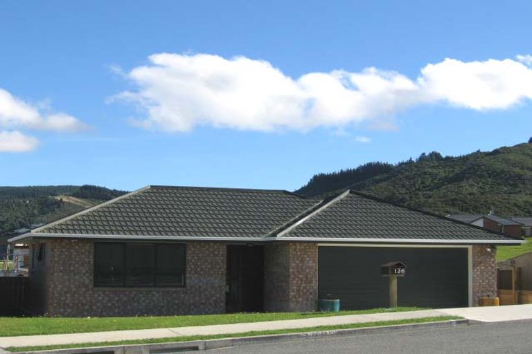 Photo of property in 126 Kirton Drive, Riverstone Terraces, Upper Hutt, 5018