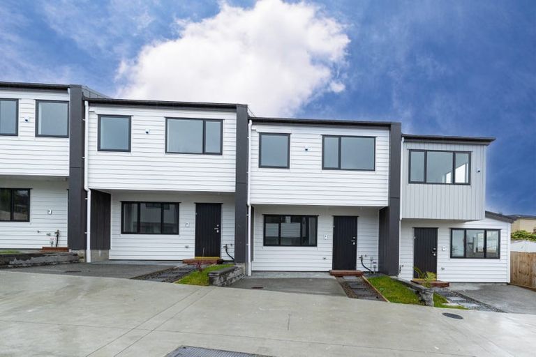 Photo of property in 2/49 Sunnyside Road, Sunnyvale, Auckland, 0612