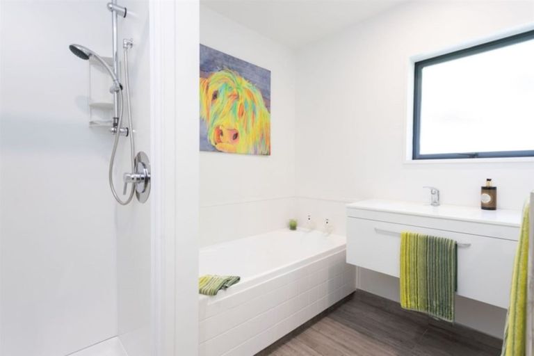 Photo of property in 11 Cricklewood Place, Avonhead, Christchurch, 8042