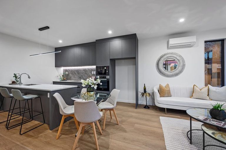 Photo of property in 3c Margaret Place, Milford, Auckland, 0620