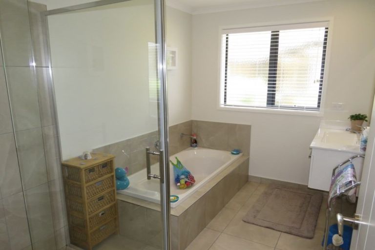 Photo of property in 46 Leeward Drive, Whitianga, 3510