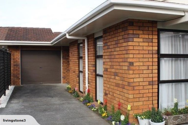 Photo of property in 2/111 Kolmar Road, Papatoetoe, Auckland, 2025