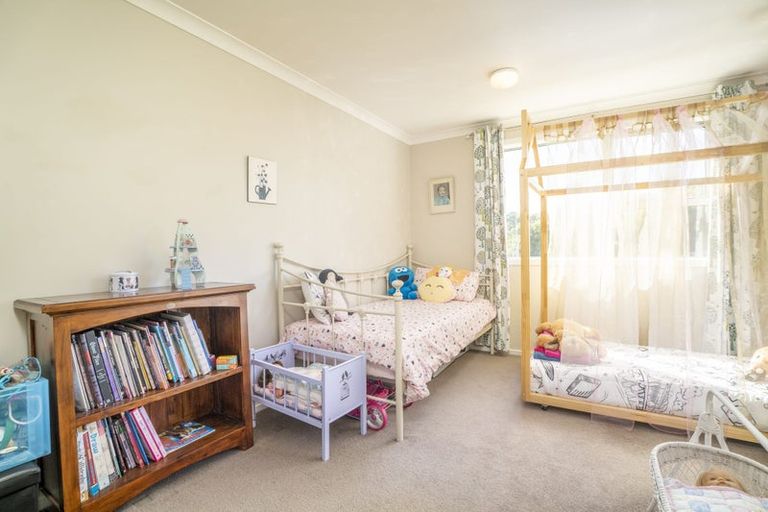 Photo of property in 107 Kenmore Street, Newlands, Wellington, 6037