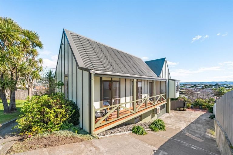 Photo of property in 9 Thornley Street, Titahi Bay, Porirua, 5022