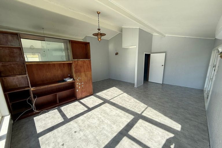 Photo of property in 57 Chatsworth Crescent, Pakuranga Heights, Auckland, 2010