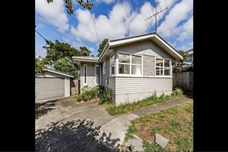 Photo of property in 14 Sunhaven Avenue, Glenfield, Auckland, 0629