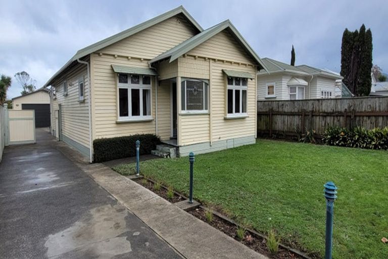 Photo of property in 40 Birdwood Road, Waterloo, Lower Hutt, 5011