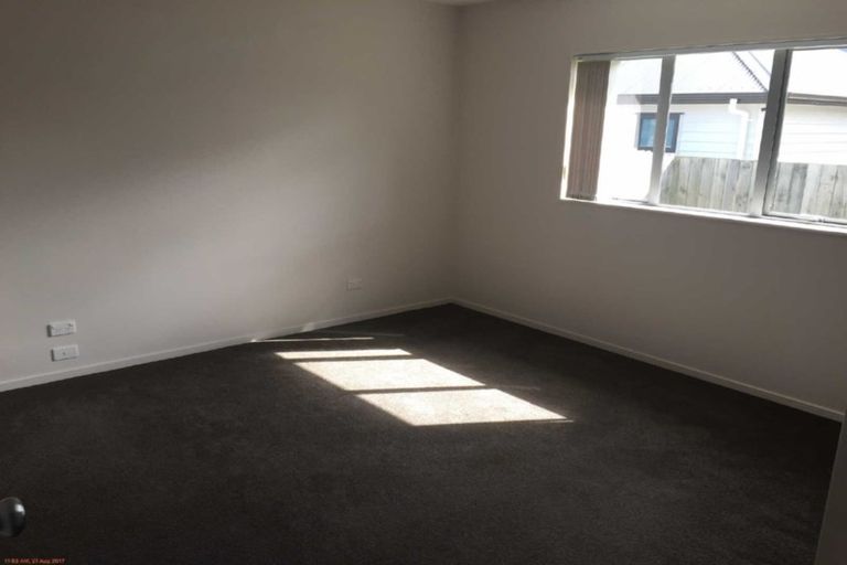 Photo of property in 106 Popokatea Drive, Takanini, 2112