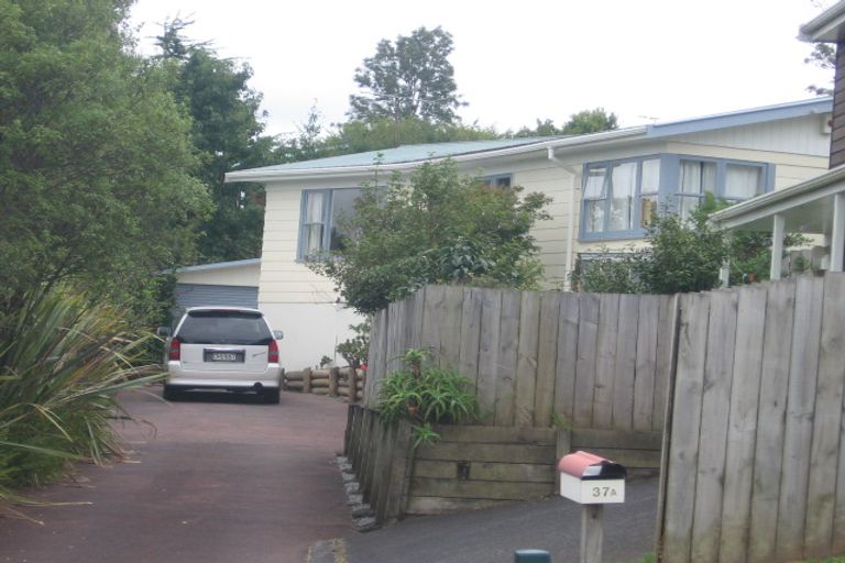 Photo of property in 2/37 Roberts Road, Glenfield, Auckland, 0629